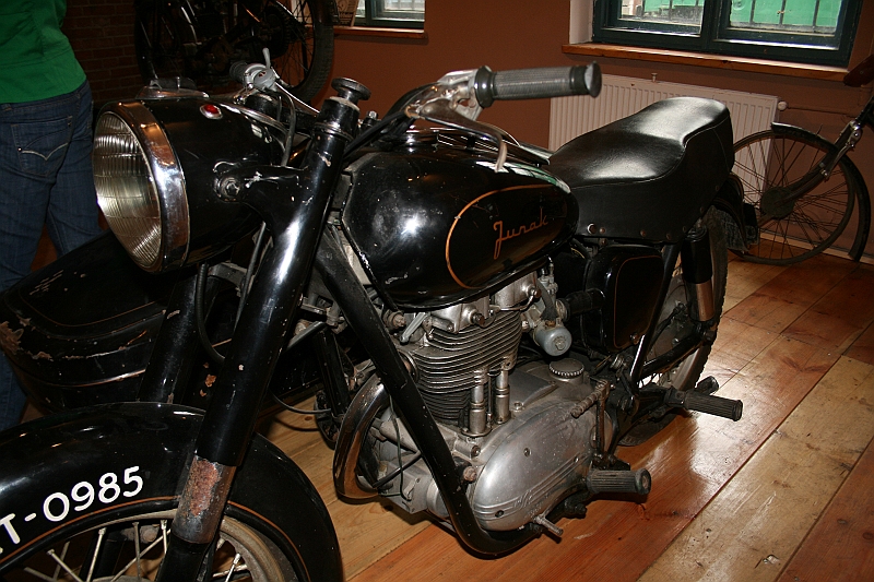 a 136